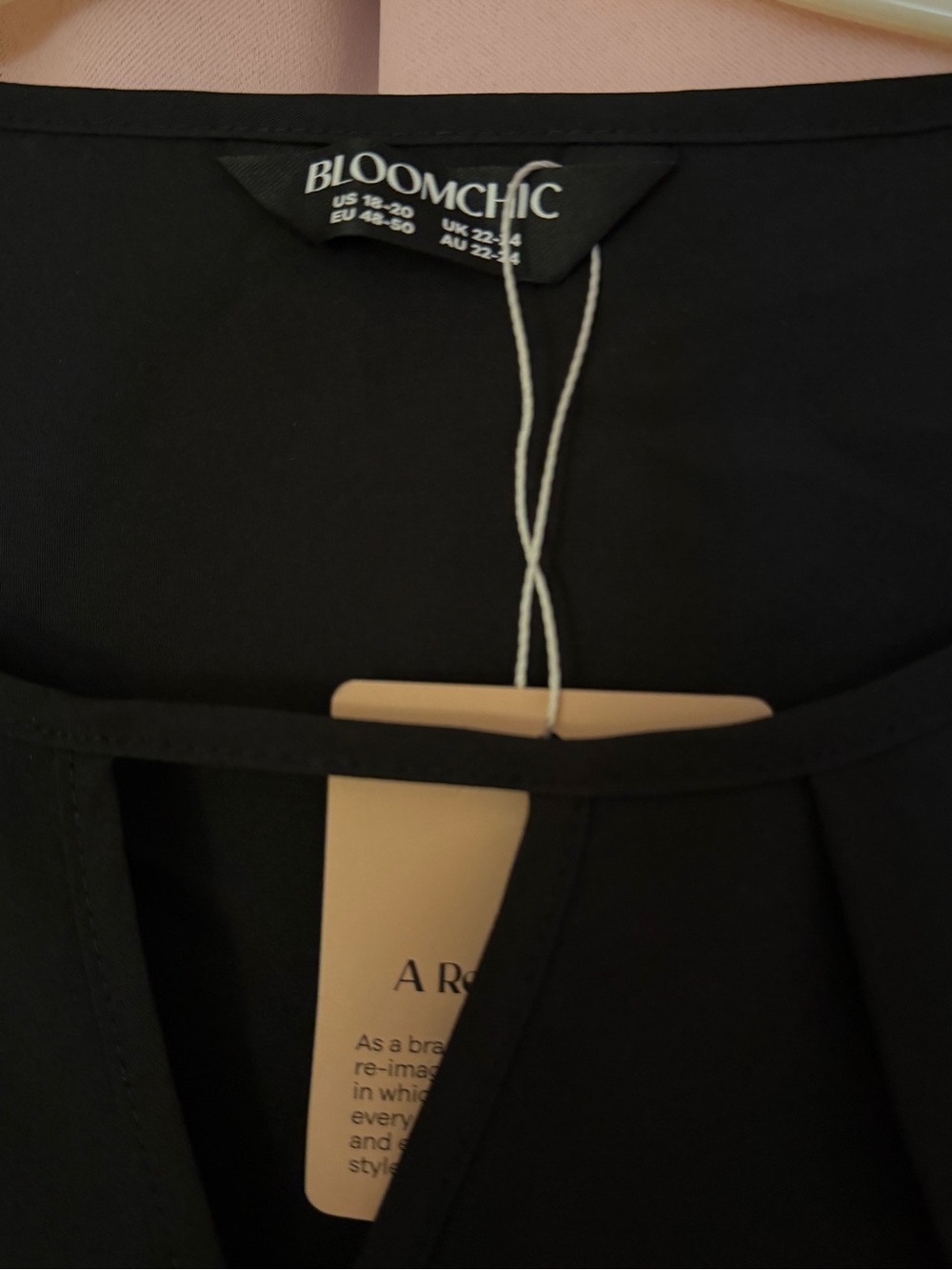 BloomChic Black Long-Sleeve Keyhole Top with Starburst Design - Size 18/20 - Picture 6 of 10